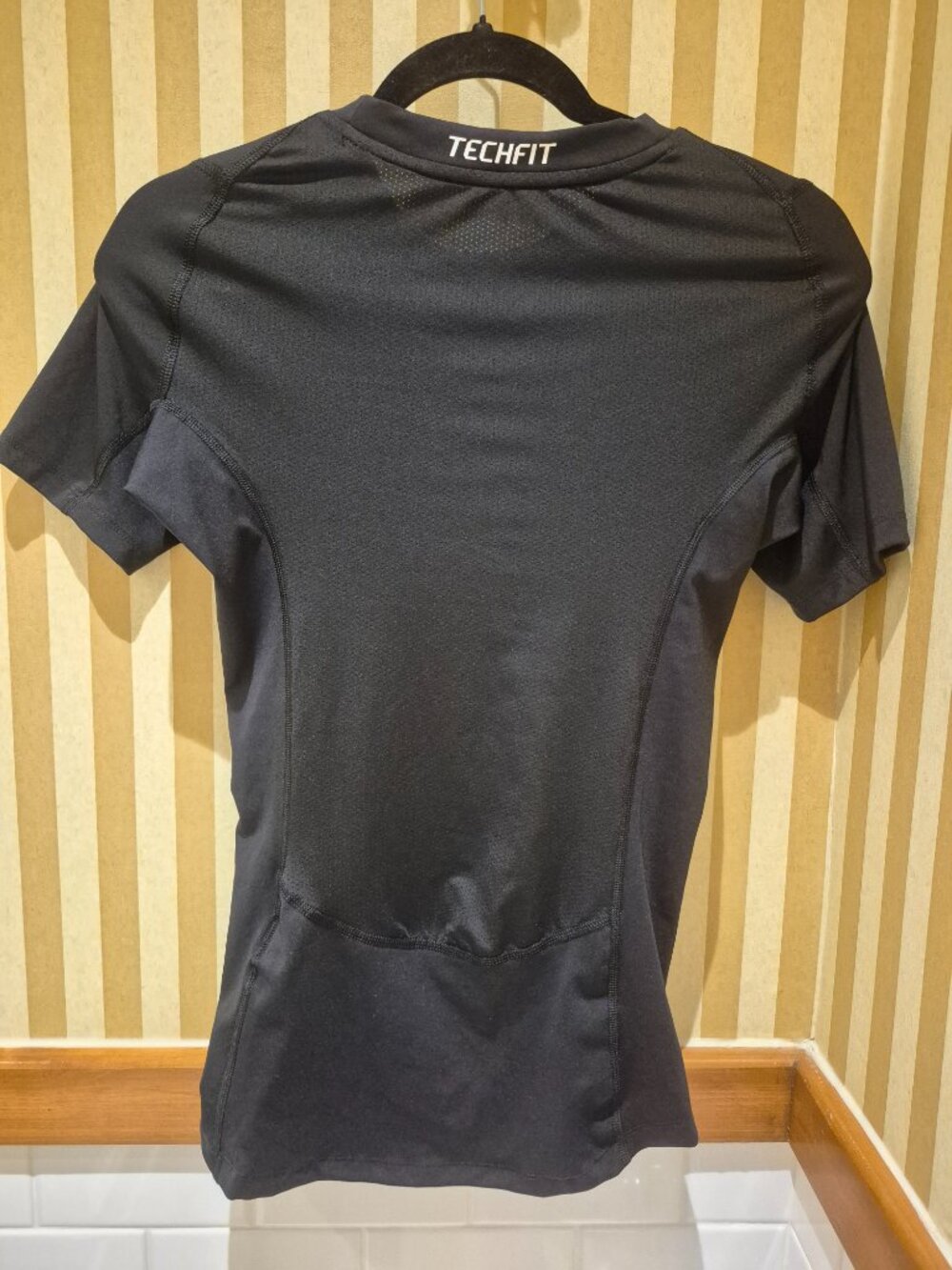 ADIDAS Techfit Compression Top Black Size M | Fits like ExtraSmall - Picture 2 of 6